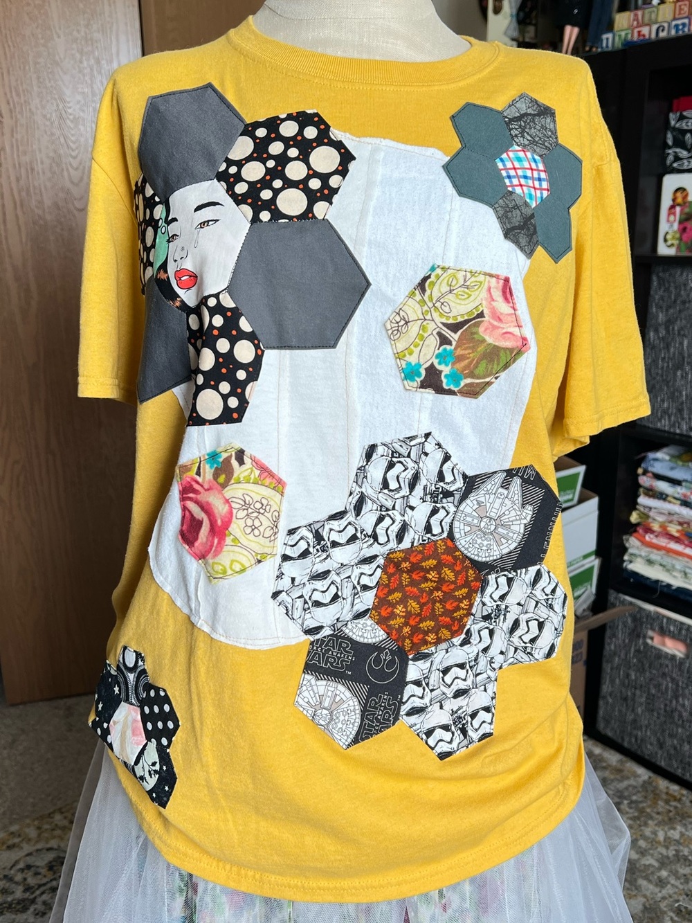 Hexie Flowers Panic Tee Shirt - Picture 7 of 14